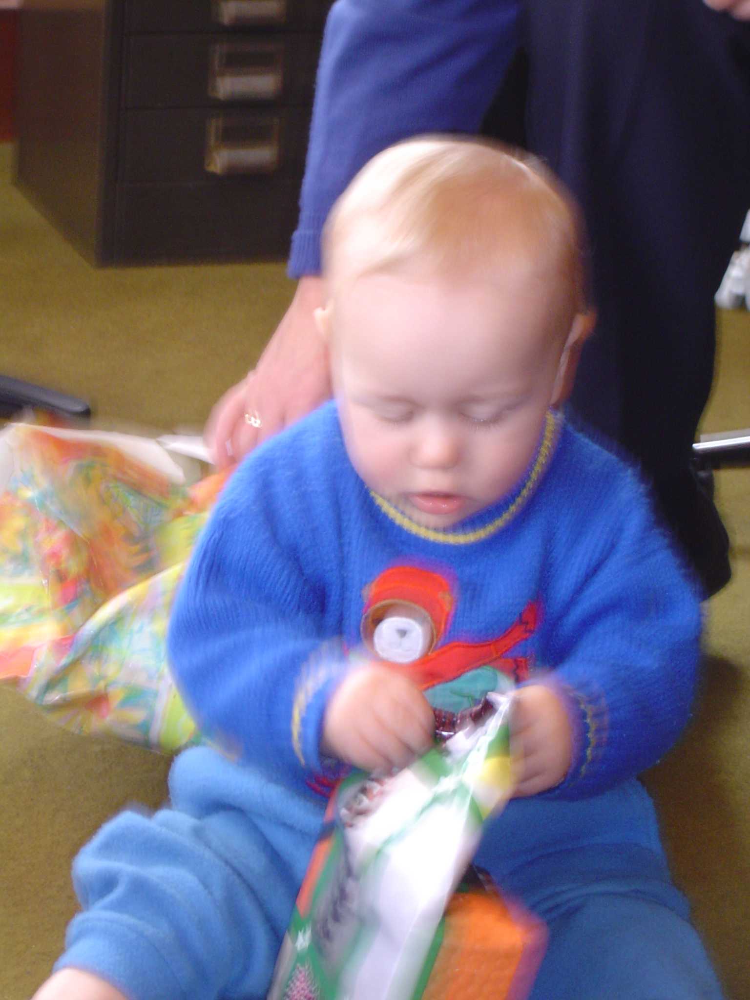 Luke/2004-10-09_First_Birthday/dsc00575.jpg