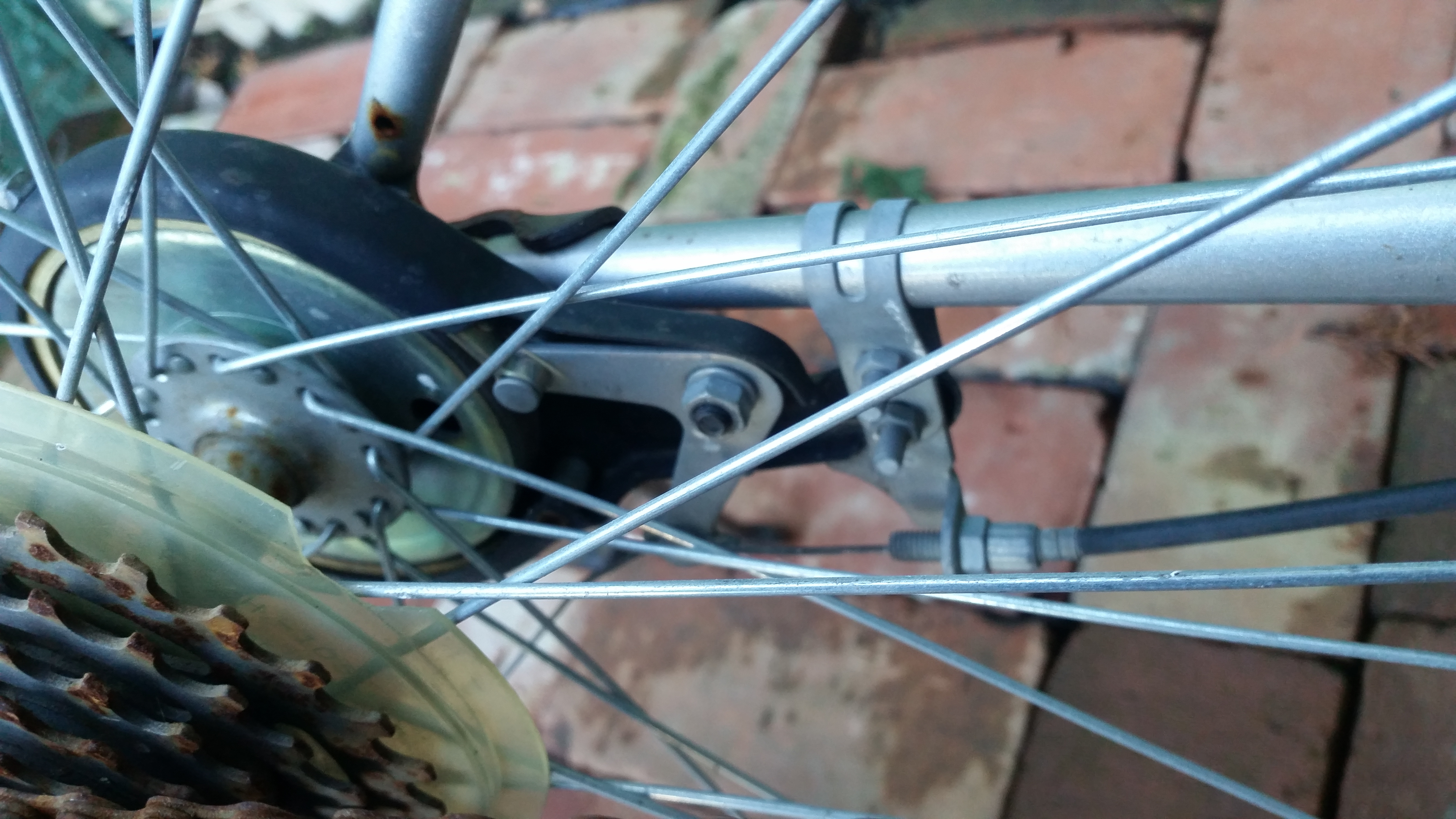 bikes/lespo-folder/20170715_rear-band-brake.jpg
