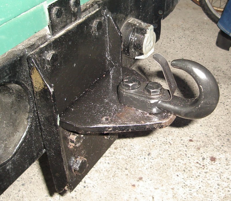 landrover/2006_09_30-towhook/rear_hook.jpg