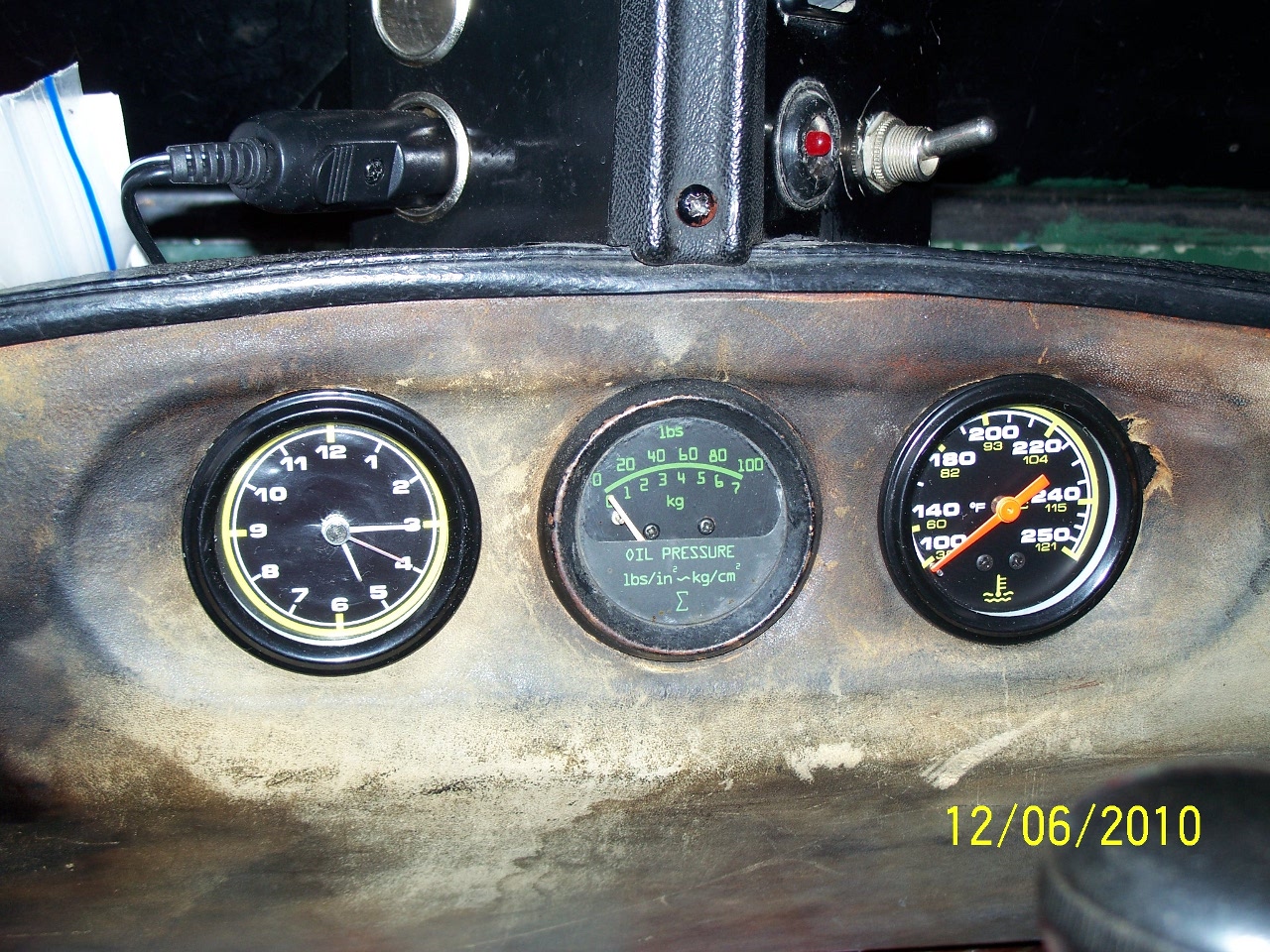 landrover/2010-06-12_Roundup/clock.jpg
