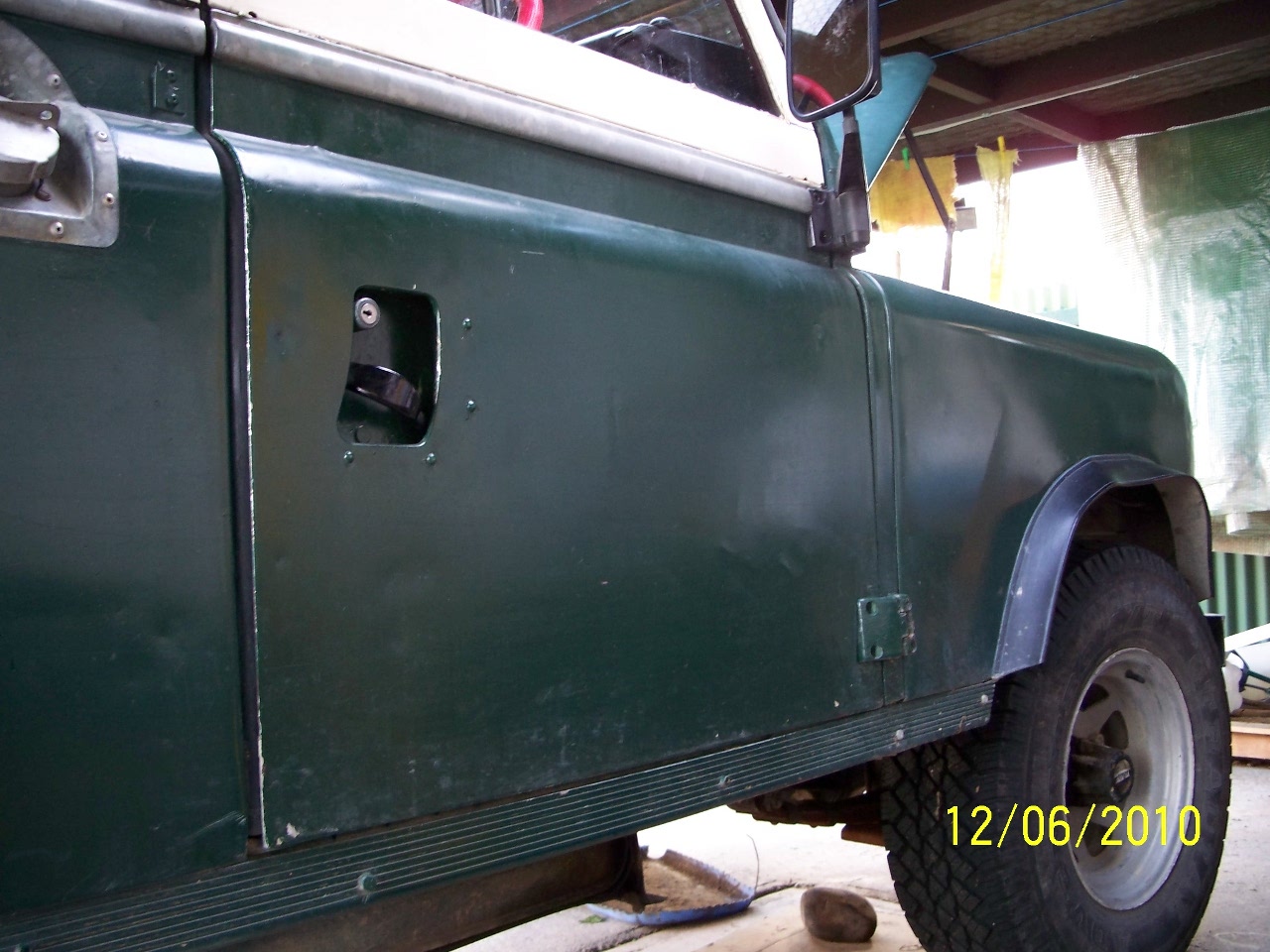 landrover/2010-06-12_Roundup/drivers_door1.jpg