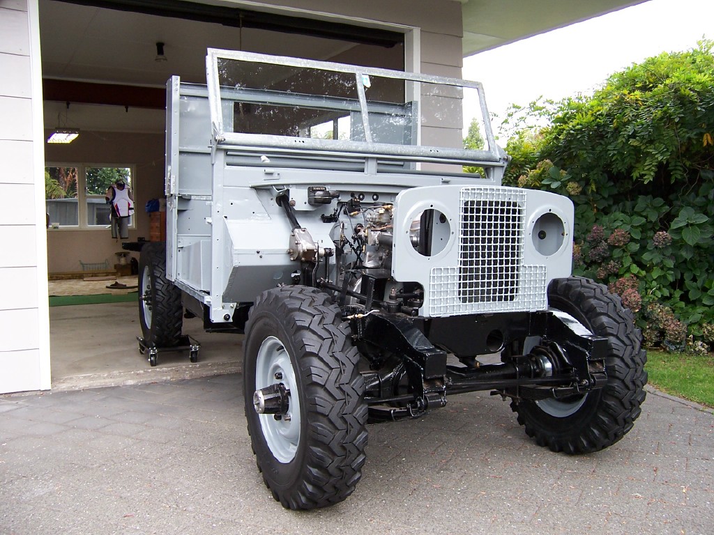 landrover/allen.hosking/grey_paint1.jpg